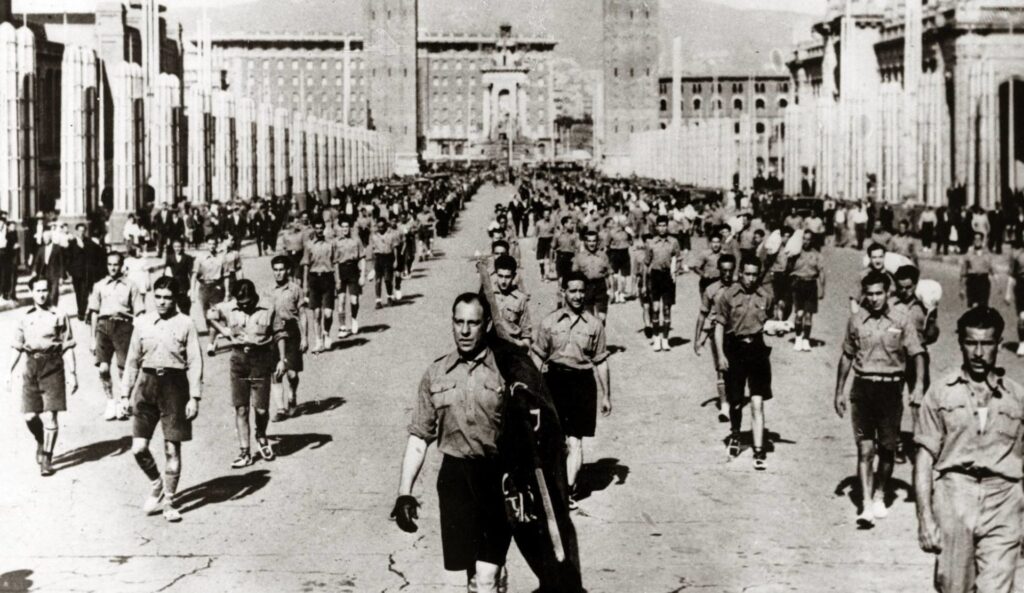 LOS SALTATAULELLS DE HOY SON LOS JOVENCITOS ESCAMOTS DE 1934.